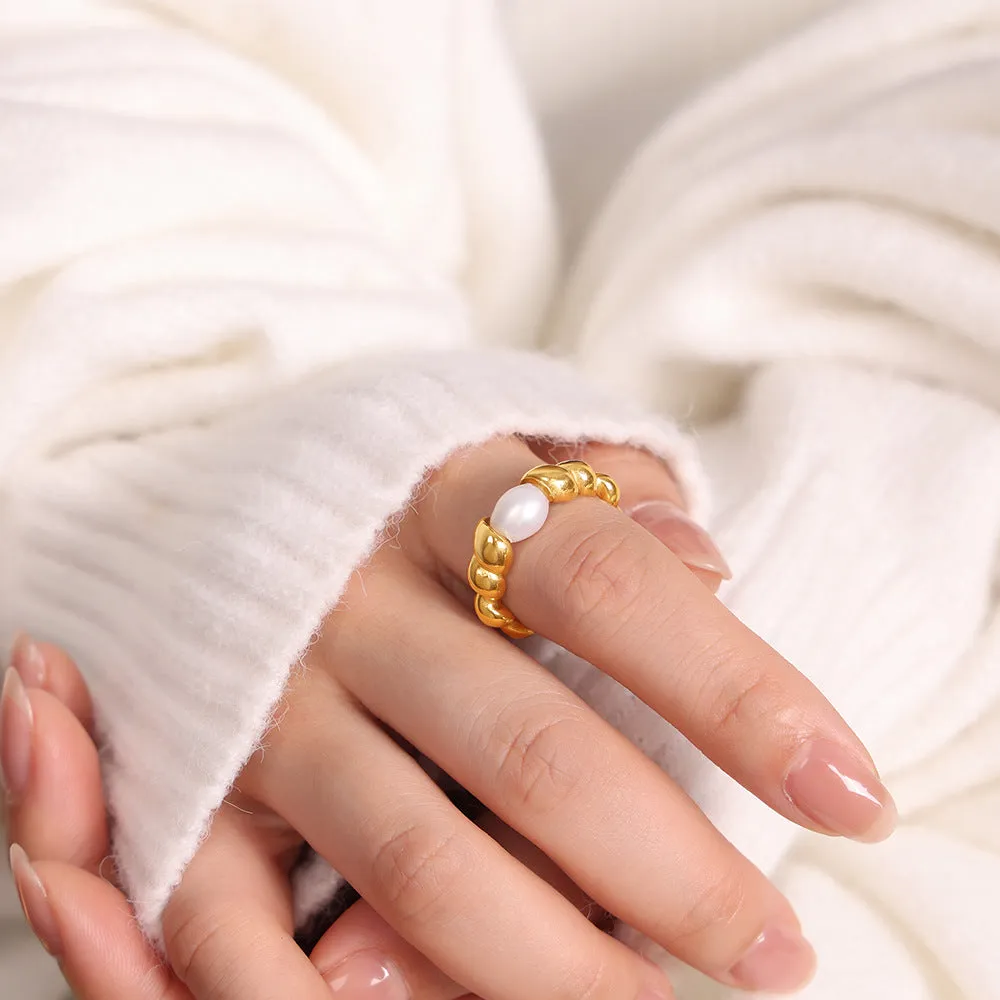 Luxurious Gold-Plated Freshwater Pearl Ring for Women