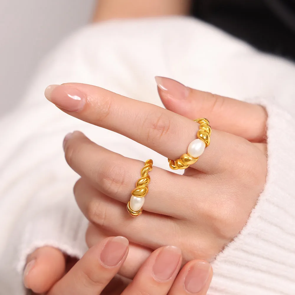 Luxurious Gold-Plated Freshwater Pearl Ring for Women