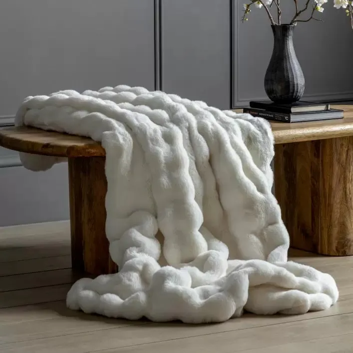 LUXURY | SUPER SOFT MARSHMALLOW THROW