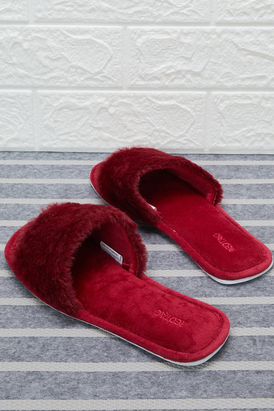 Women Burgundy Classic Slipper